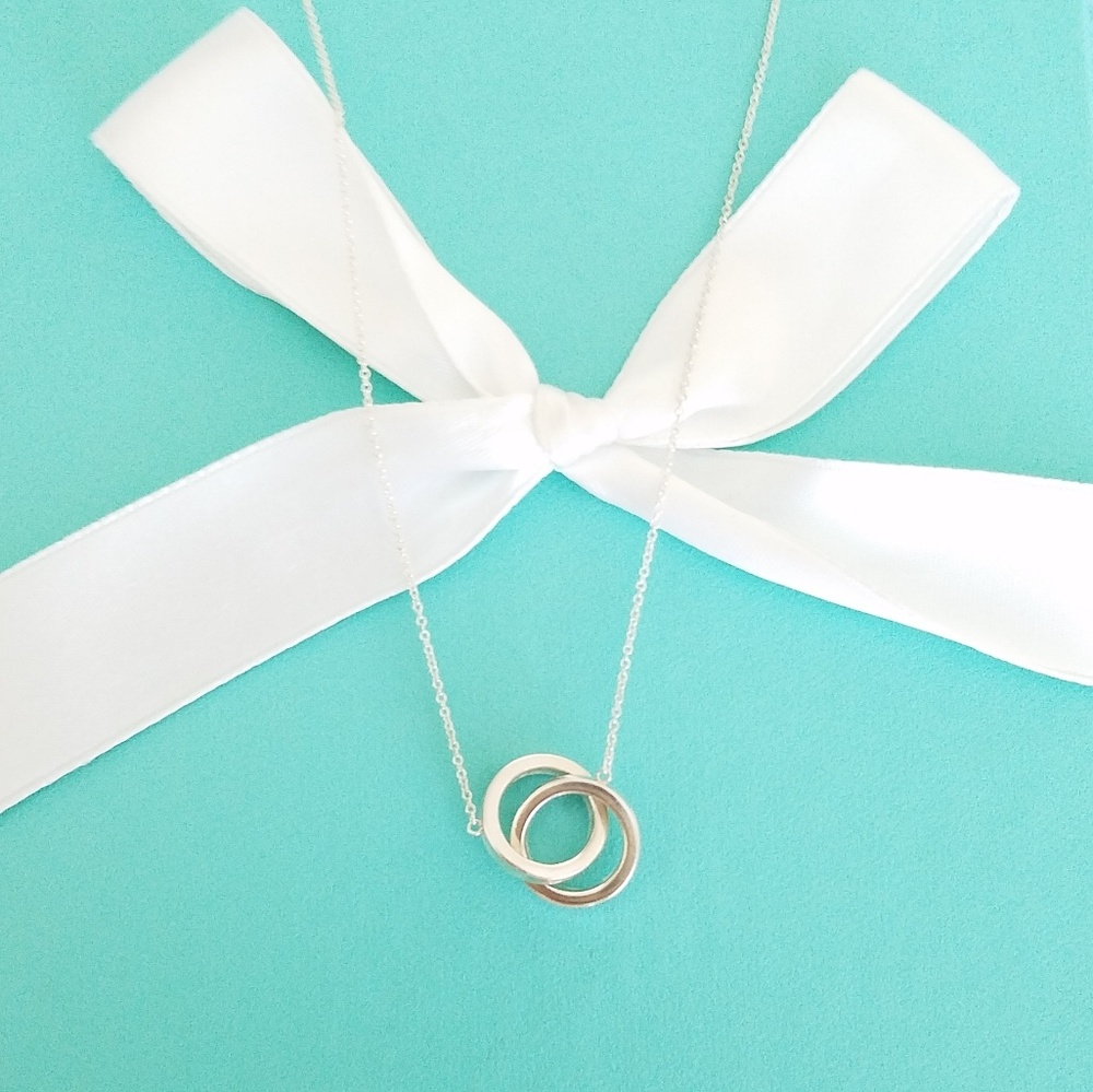 1837 interlocking circles necklace